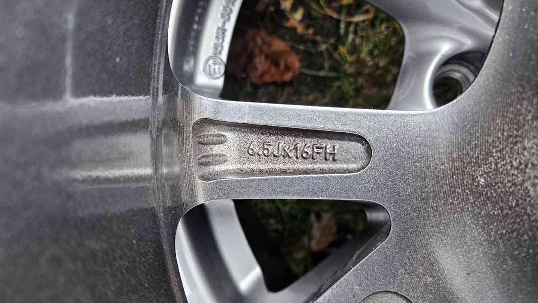 Mazda 3 zimní kola pneumatiky Nokian 205/60R16 elektrony 16" - foto 11