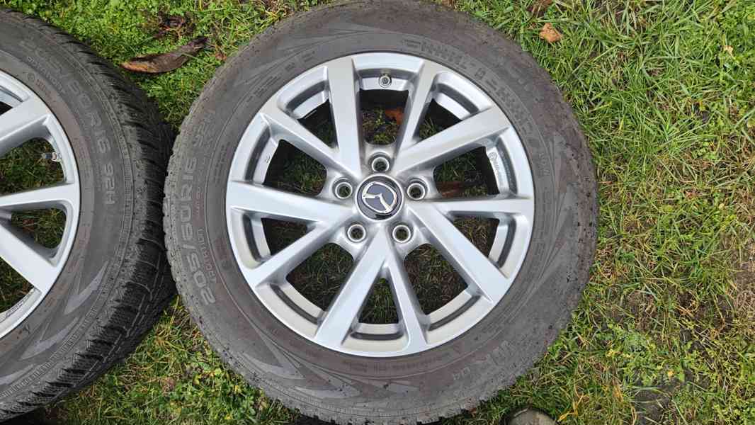Mazda 3 zimní kola pneumatiky Nokian 205/60R16 elektrony 16" - foto 5