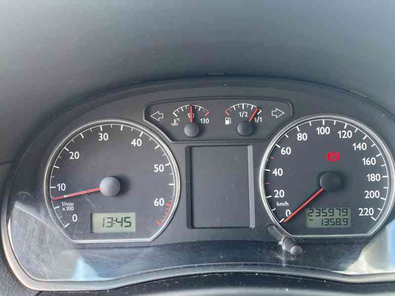 Volkswagen Polo 1.2 40 kW, r. v. 2004, STK do 5/2028 - foto 11