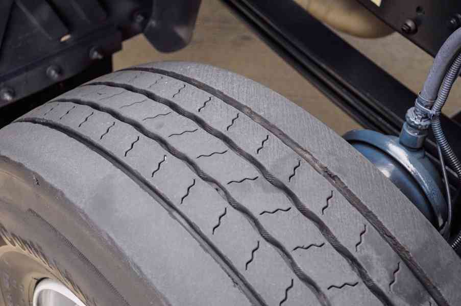 MERCEDES ATEGO 1523 TŘÍSTRANNÝ SKLÁPĚČ + HYDRAULICKÁ RUKA - foto 54