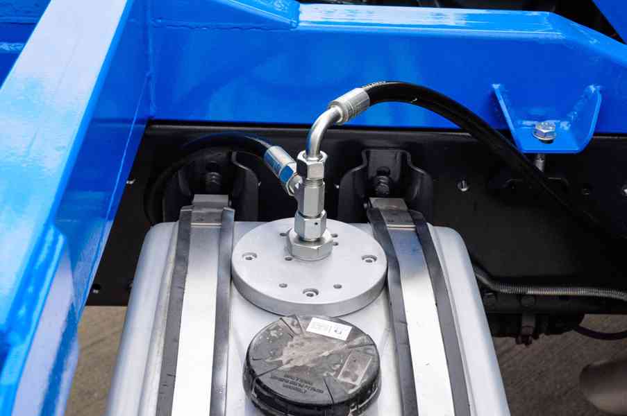 MERCEDES ATEGO 1523 TŘÍSTRANNÝ SKLÁPĚČ + HYDRAULICKÁ RUKA - foto 77