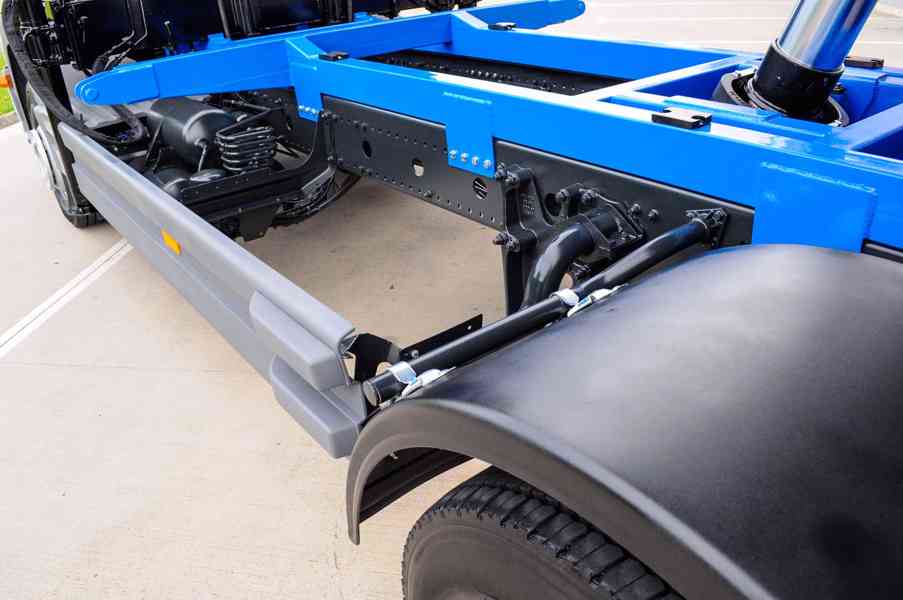 MERCEDES ATEGO 1523 TŘÍSTRANNÝ SKLÁPĚČ + HYDRAULICKÁ RUKA - foto 70