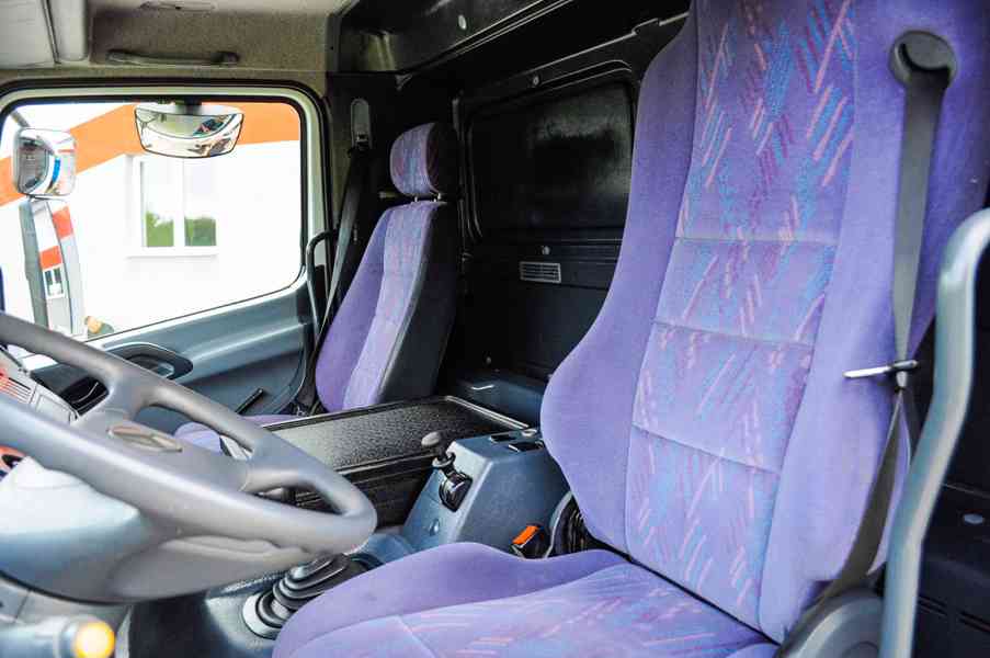 MERCEDES ATEGO 1523 TŘÍSTRANNÝ SKLÁPĚČ + HYDRAULICKÁ RUKA - foto 48