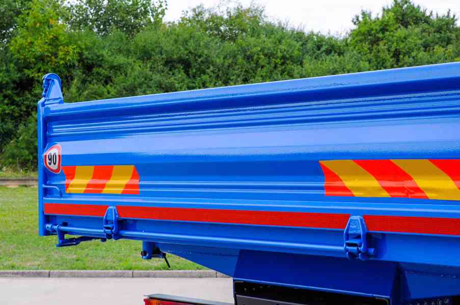 MERCEDES ATEGO 1523 TŘÍSTRANNÝ SKLÁPĚČ + HYDRAULICKÁ RUKA - foto 16