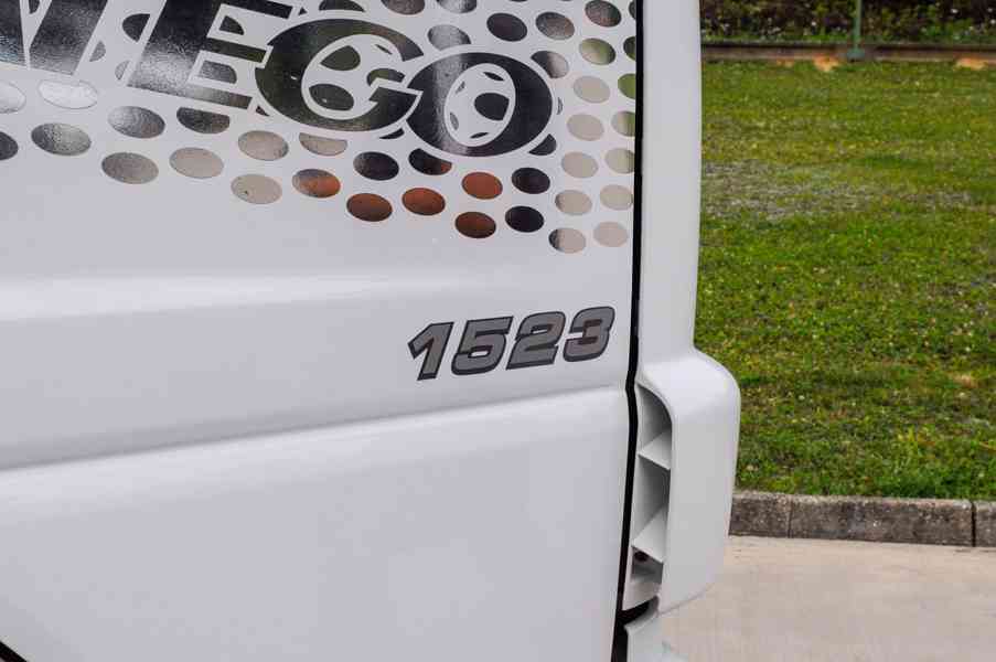 MERCEDES ATEGO 1523 TŘÍSTRANNÝ SKLÁPĚČ + HYDRAULICKÁ RUKA - foto 9