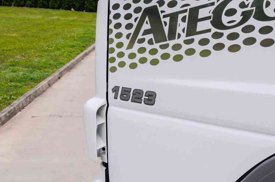 MERCEDES ATEGO 1523 TŘÍSTRANNÝ SKLÁPĚČ + HYDRAULICKÁ RUKA - foto 28
