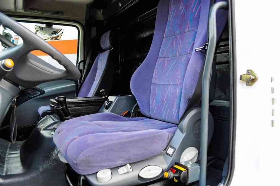 MERCEDES ATEGO 1523 TŘÍSTRANNÝ SKLÁPĚČ + HYDRAULICKÁ RUKA - foto 46