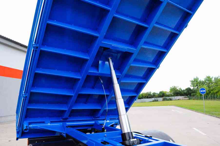 MERCEDES ATEGO 1523 TŘÍSTRANNÝ SKLÁPĚČ + HYDRAULICKÁ RUKA - foto 79