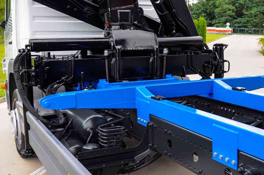 MERCEDES ATEGO 1523 TŘÍSTRANNÝ SKLÁPĚČ + HYDRAULICKÁ RUKA - foto 68