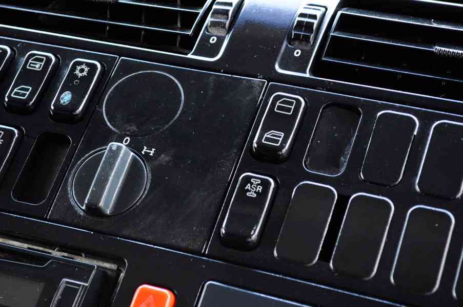 MERCEDES ATEGO 1523 TŘÍSTRANNÝ SKLÁPĚČ + HYDRAULICKÁ RUKA - foto 41