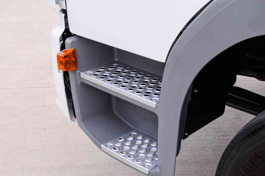 MERCEDES ATEGO 1523 TŘÍSTRANNÝ SKLÁPĚČ + HYDRAULICKÁ RUKA - foto 27