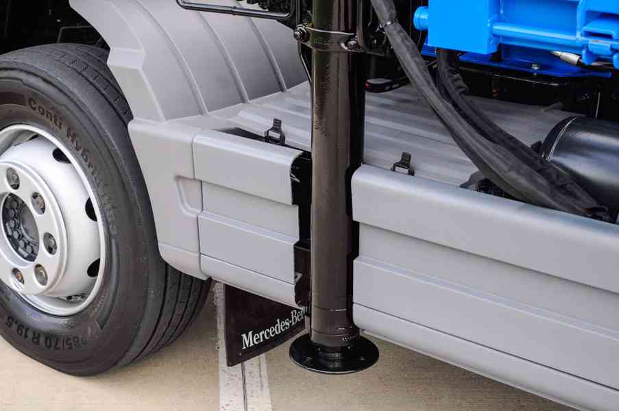 MERCEDES ATEGO 1523 TŘÍSTRANNÝ SKLÁPĚČ + HYDRAULICKÁ RUKA - foto 25