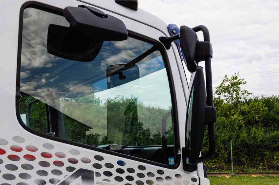 MERCEDES ATEGO 1523 TŘÍSTRANNÝ SKLÁPĚČ + HYDRAULICKÁ RUKA - foto 10