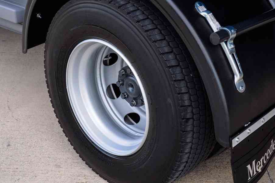 MERCEDES ATEGO 1523 TŘÍSTRANNÝ SKLÁPĚČ + HYDRAULICKÁ RUKA - foto 22