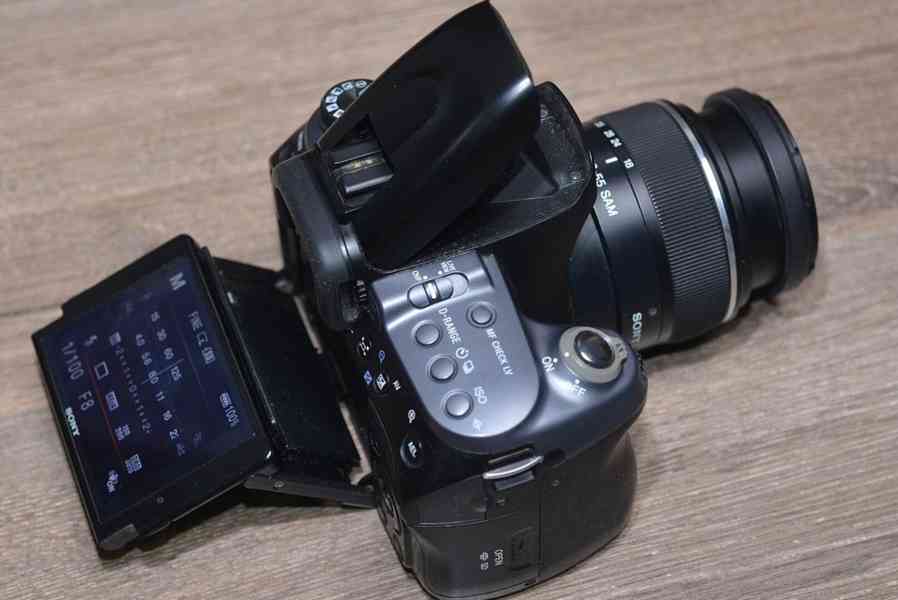 Sony DSLR - A550 + Objektiv DT 18-55mm 18 000 Exp. - foto 5