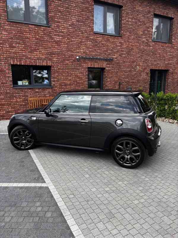 Mini Cooper S 1,6   l. 135kw - foto 15