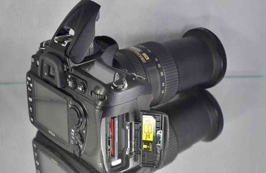 Nikon D300 + AF-S 18-200mm  VR ** 13000 Exp. - foto 8