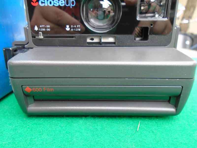Polaroid 636 CloseUp pěkný i s krabičkou bez filmu - foto 5