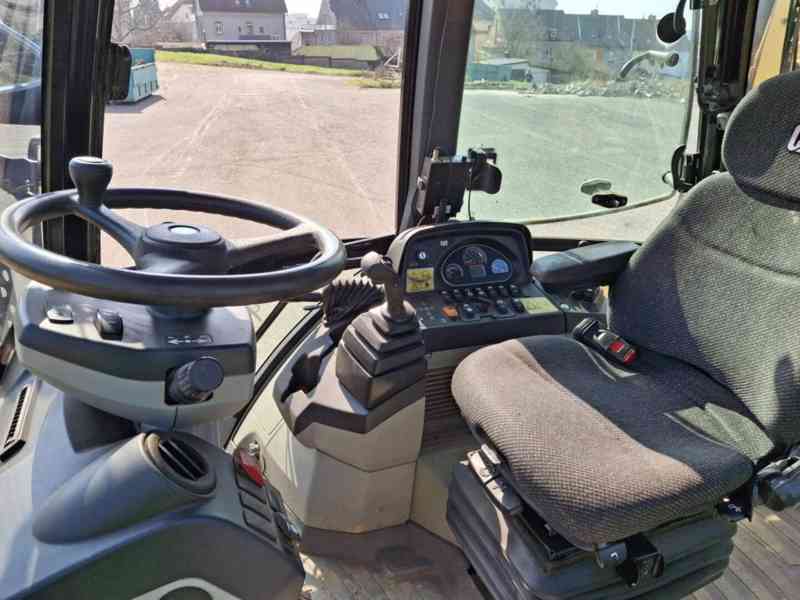 Rýpadlo - nakladač CAT 444F - foto 8