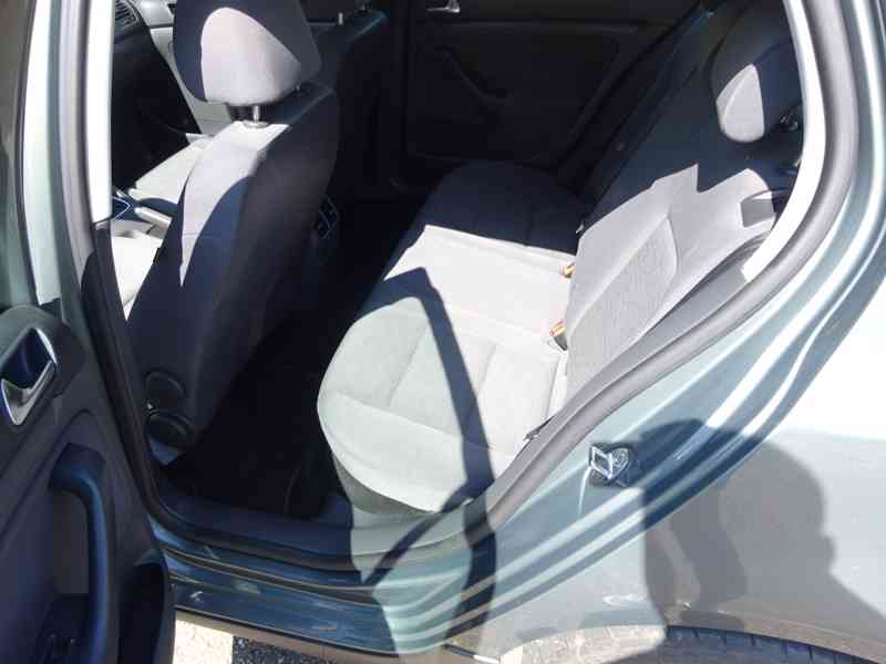 VW Golf 1.6i r.v.2007 (75 kw) klima Koupeno v ČR  - foto 12