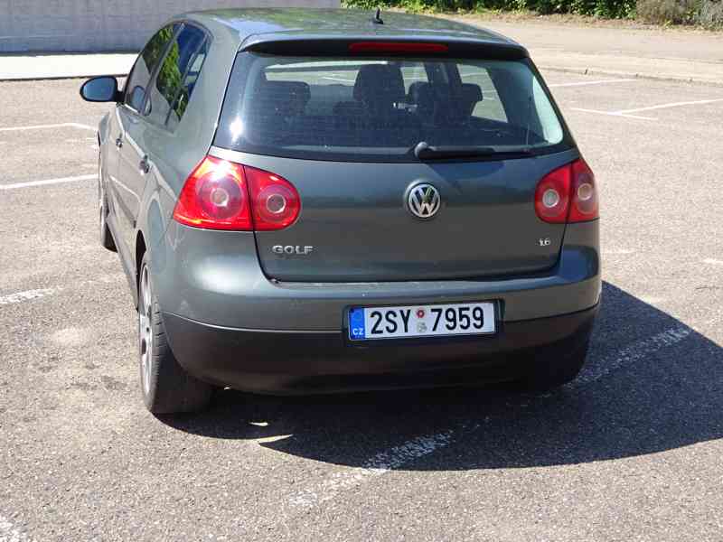 VW Golf 1.6i r.v.2007 (75 kw) klima Koupeno v ČR  - foto 4