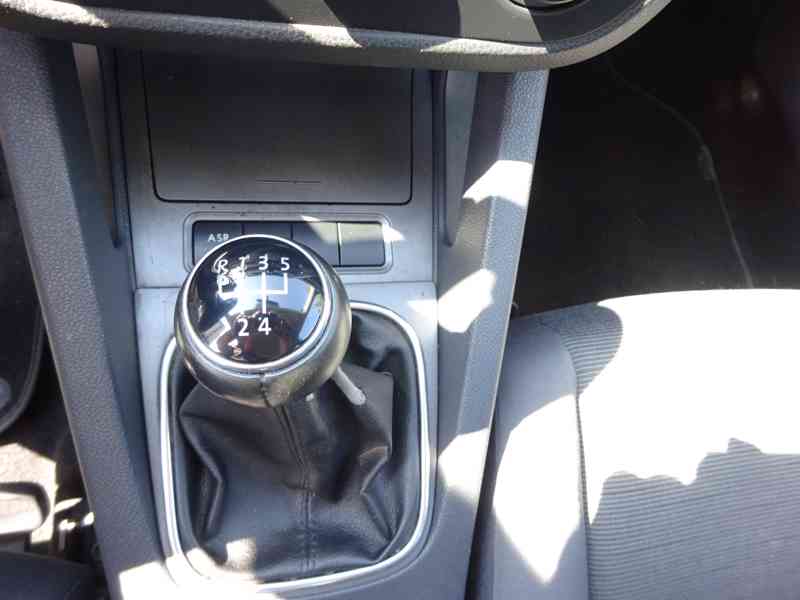 VW Golf 1.6i r.v.2007 (75 kw) klima Koupeno v ČR  - foto 9