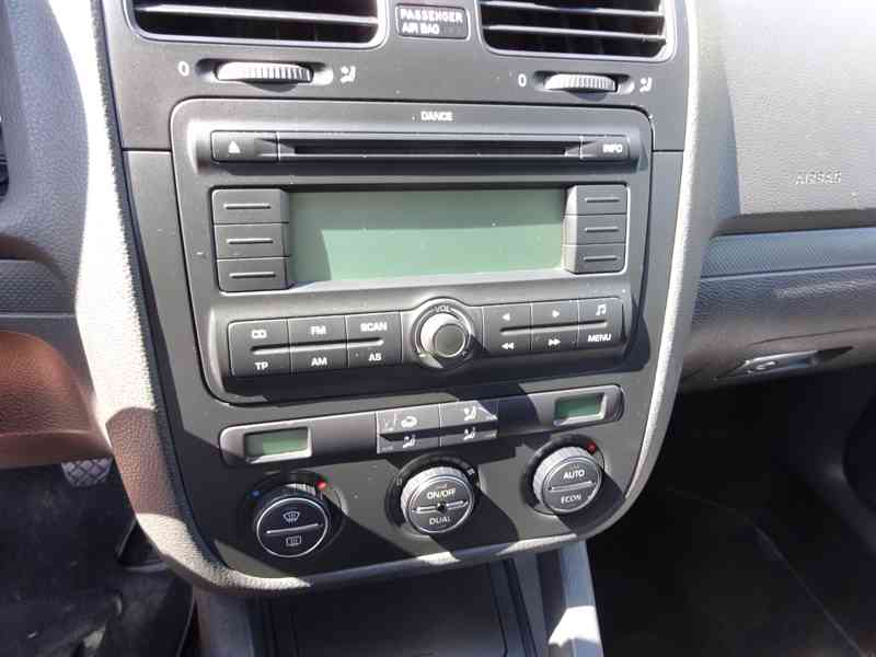 VW Golf 1.6i r.v.2007 (75 kw) klima Koupeno v ČR  - foto 8