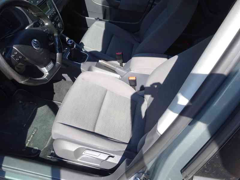 VW Golf 1.6i r.v.2007 (75 kw) klima Koupeno v ČR  - foto 11