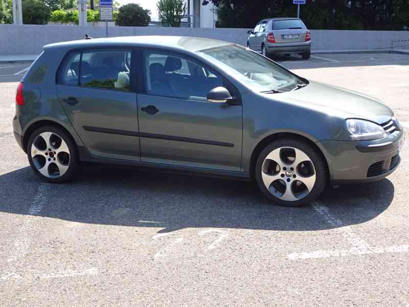 VW Golf 1.6i r.v.2007 (75 kw) klima Koupeno v ČR  - foto 2
