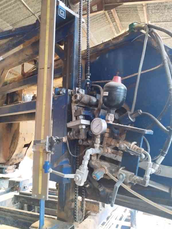 Kmenová pásová pila - foto 6