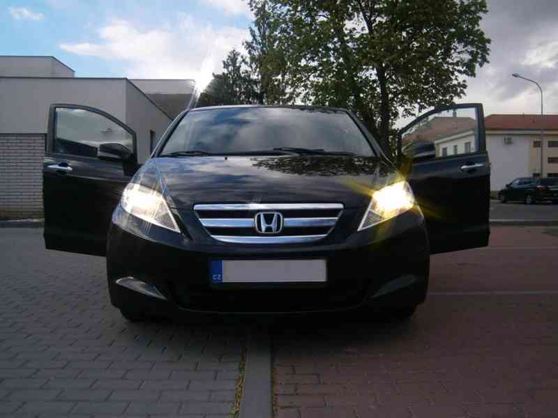 Honda FR-V 2,2I CTDI - foto 3