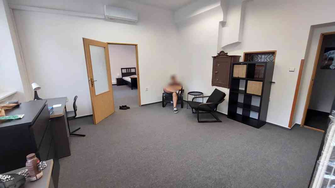 Spojený 2x 1.lůž. pokoj, studentky, pár, pračka, sušička - foto 2