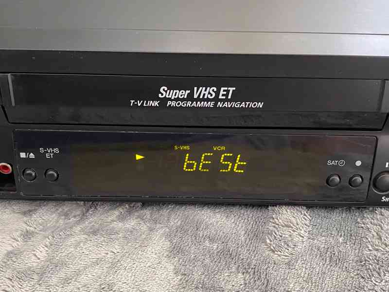 S-VHS-ET videorekordér JVC HR-S6953 s video stabilizátorem - foto 3