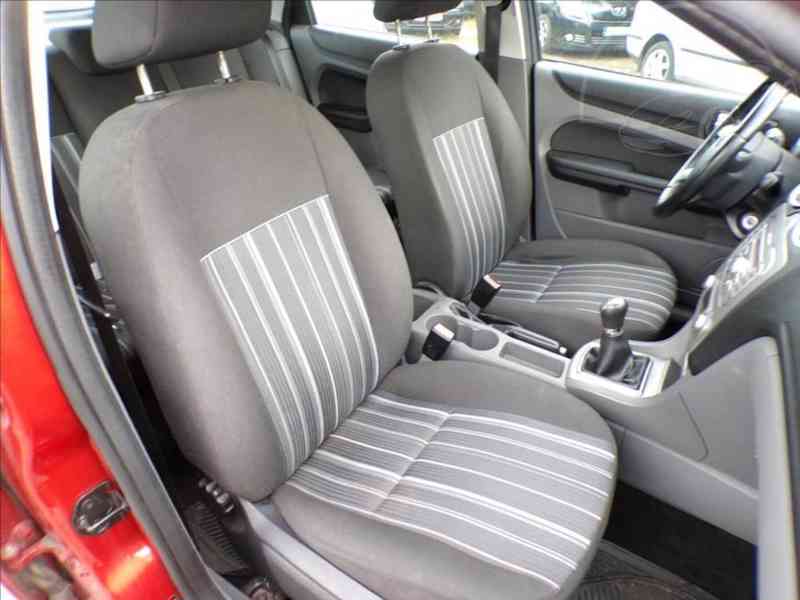 Ford Focus 1,6 16V TAŽNÉ ZAŘÍZENÍ - foto 12