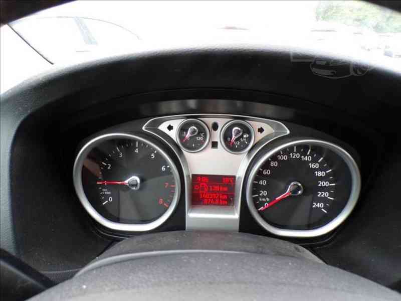 Ford Focus 1,6 16V TAŽNÉ ZAŘÍZENÍ - foto 6