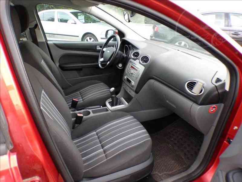 Ford Focus 1,6 16V TAŽNÉ ZAŘÍZENÍ - foto 11
