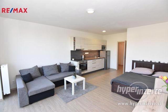 Nabízíme k prodeji slunný cihlový byt v novostavbě 1+kk, 33 m2, s balkonem v klidné části Olomouce - foto 13