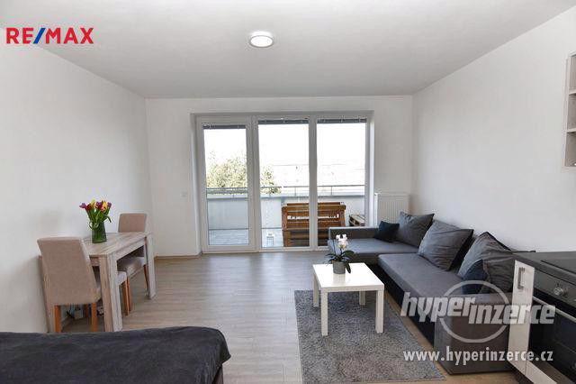 Nabízíme k prodeji slunný cihlový byt v novostavbě 1+kk, 33 m2, s balkonem v klidné části Olomouce - foto 17