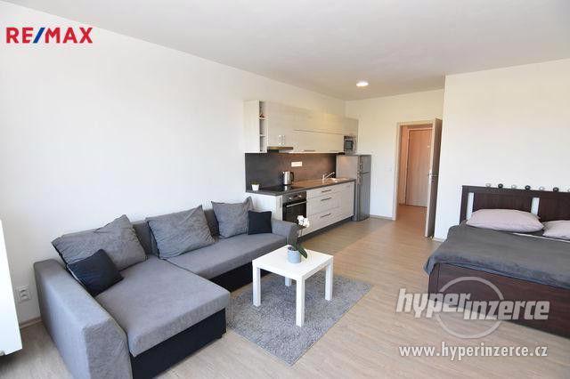 Nabízíme k prodeji slunný cihlový byt v novostavbě 1+kk, 33 m2, s balkonem v klidné části Olomouce - foto 20