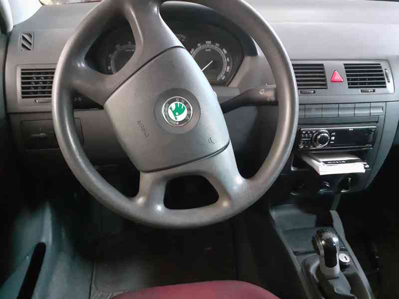 Prodám ŠKODA FABIA kombi r. v. 2005, servisovaná, garážovaná - foto 1