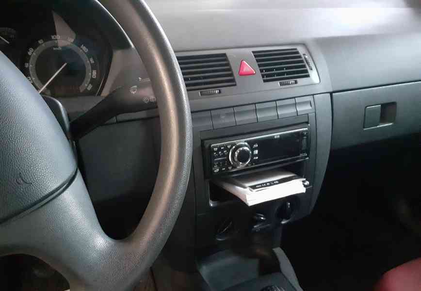 Prodám ŠKODA FABIA kombi r. v. 2005, servisovaná, garážovaná - foto 4