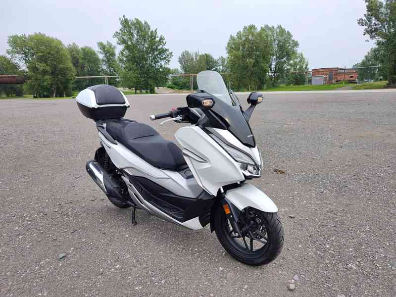 Honda Forza 300, původ ČR, perfektní stav - foto 9