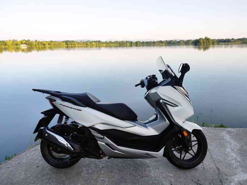 Honda Forza 300, původ ČR, perfektní stav - foto 15