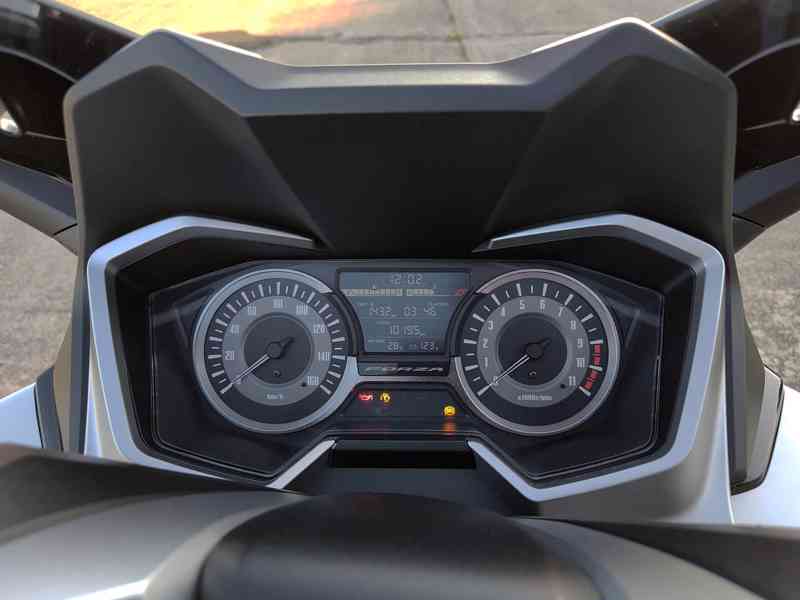 Honda Forza 300, původ ČR, perfektní stav - foto 11
