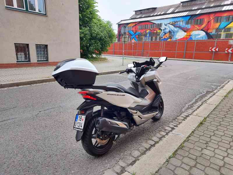 Honda Forza 300, původ ČR, perfektní stav - foto 13