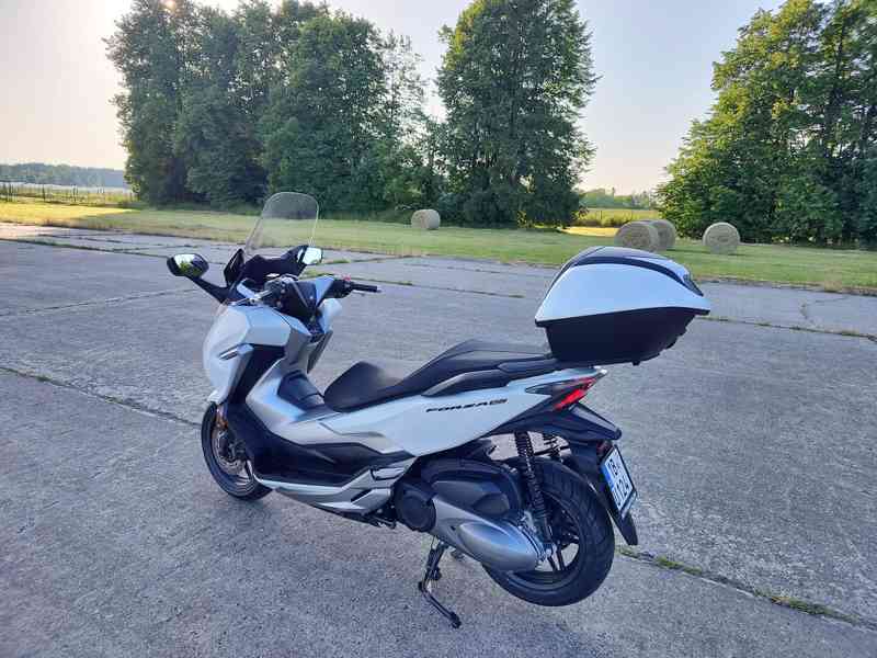 Honda Forza 300, původ ČR, perfektní stav - foto 3