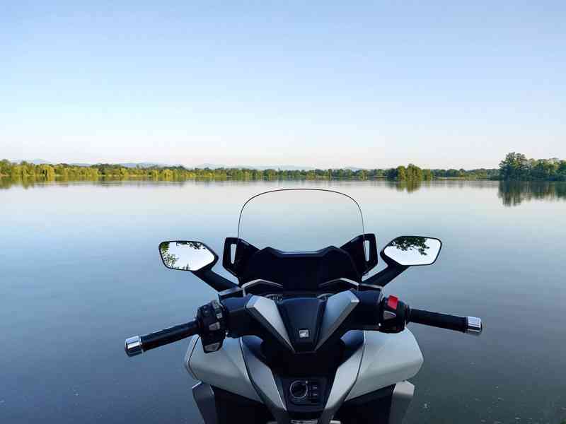 Honda Forza 300, původ ČR, perfektní stav - foto 6