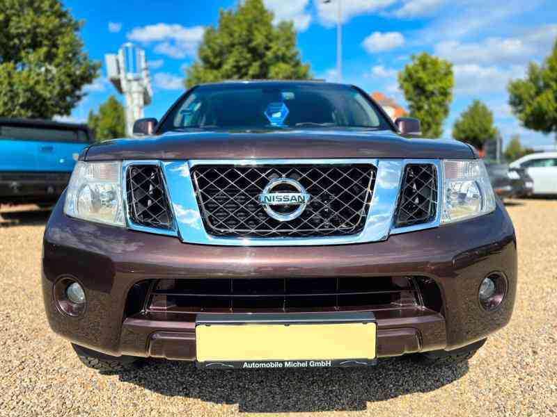 Nissan Pathfinder 2.5 dCi SE 4x4 7míst 140kw - foto 18