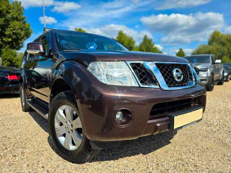 Nissan Pathfinder 2.5 dCi SE 4x4 7míst 140kw - foto 24