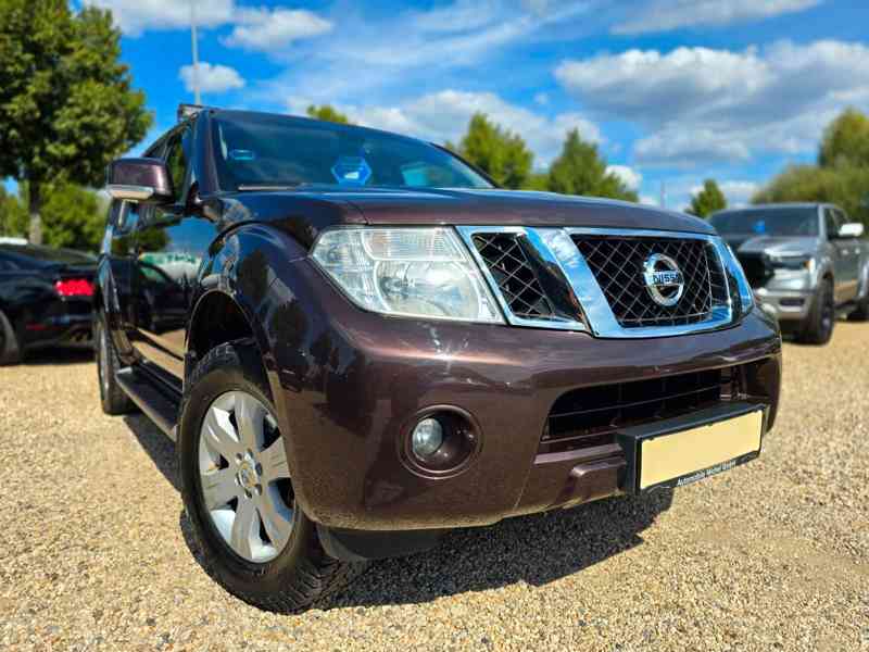 Nissan Pathfinder 2.5 dCi SE 4x4 7míst 140kw - foto 27